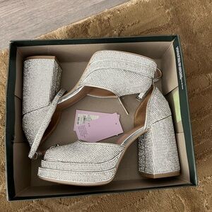 BNWT Wild Fable Trendy Rhinestone Platform Heels